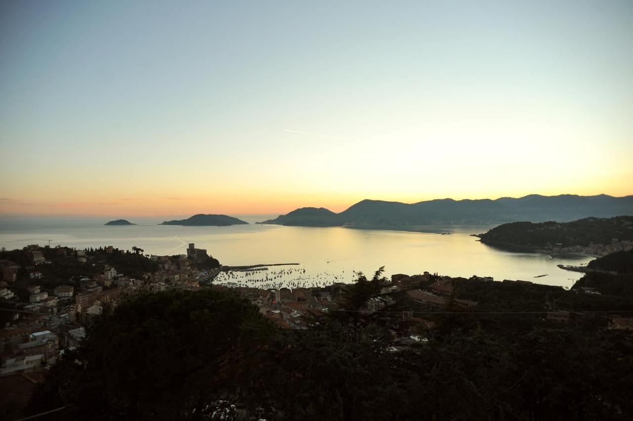 Il Golfo Artisti E Poeti Villa Thea Lerici Exteriör bild